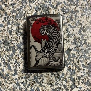Tiger Red Moon Metal Flip Lighter